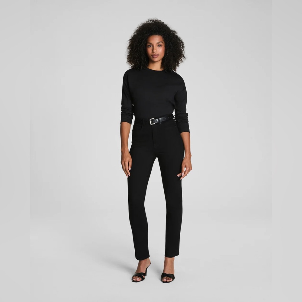 SPANXsculpt™ ReDefine
Slim Straight Jeans